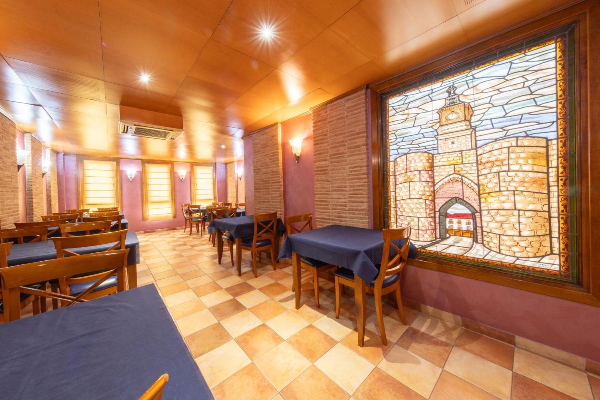 Hostal Sin Recep24H Puerta De La Villa - Pet Friendly & Restaurante Almazán Exteriér fotografie