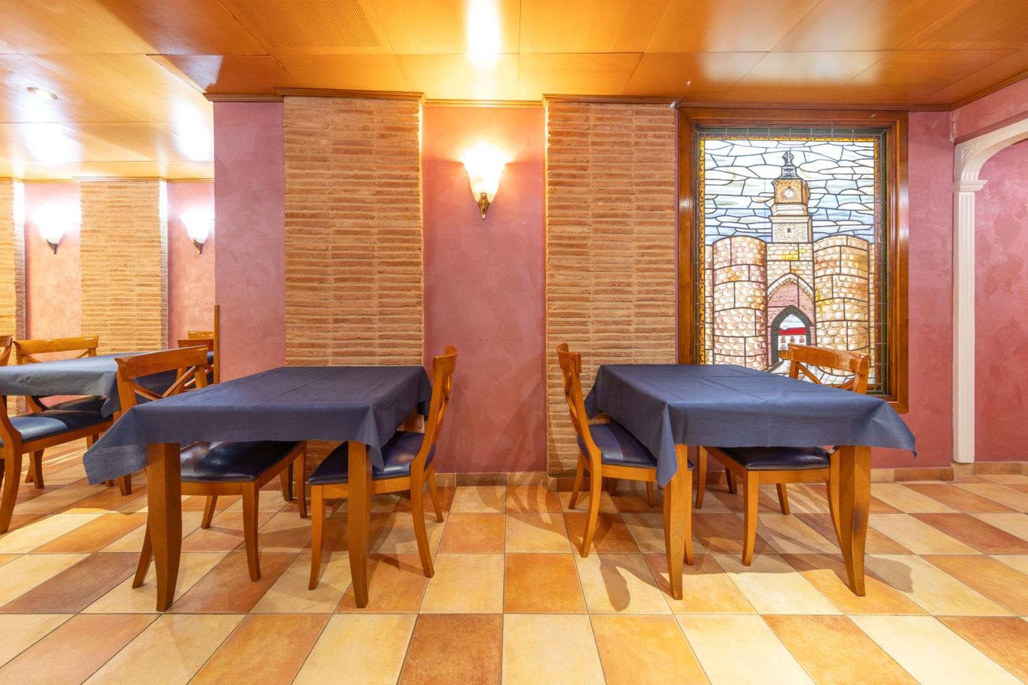 Hostal Sin Recep24H Puerta De La Villa - Pet Friendly & Restaurante Almazán Exteriér fotografie