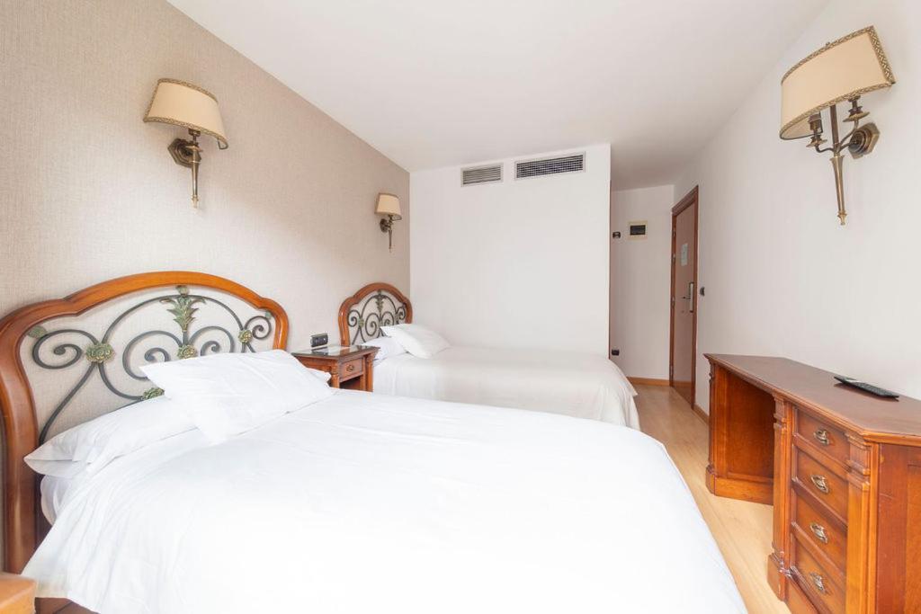 Hostal Sin Recep24H Puerta De La Villa - Pet Friendly & Restaurante Almazán Exteriér fotografie